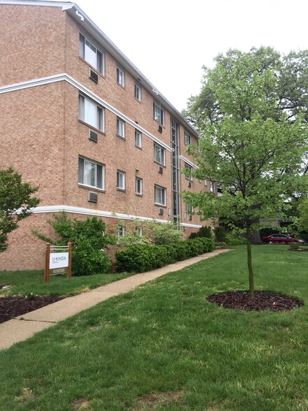 Primary Photo - Columbia Pike Apartments