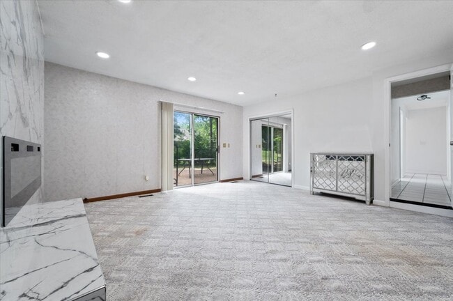Building Photo - 2196 Willow Leaf Dr