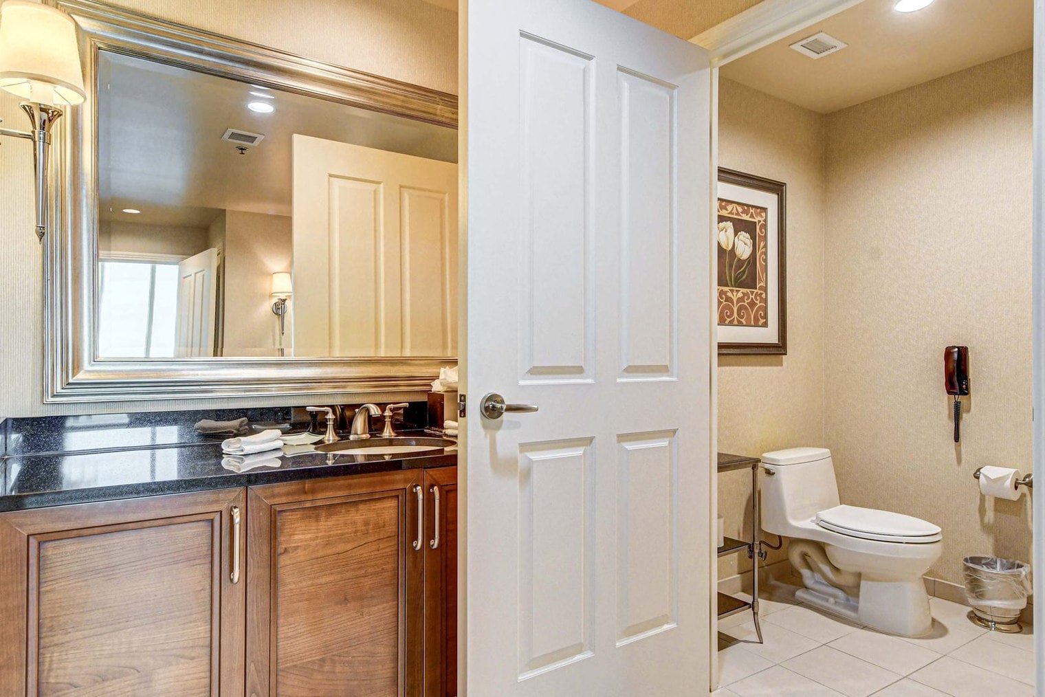 Building Photo - 135 E Harmon Ave