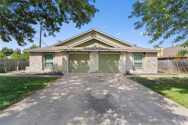 Building Photo - 602 Peterson St