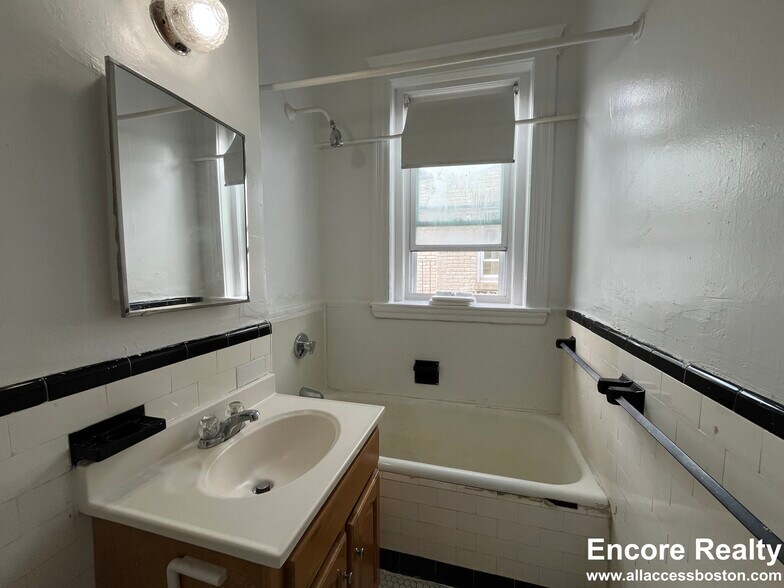 Building Photo - 1750 Commonwealth Ave