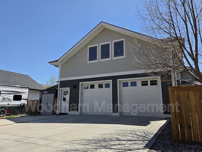 Building Photo - 4461 Waters St