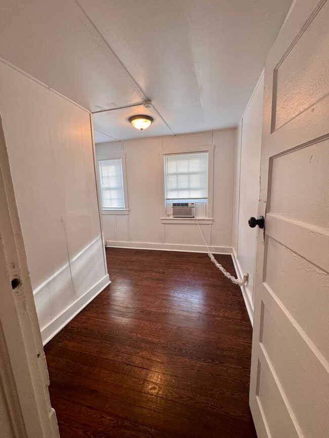 Building Photo - 1004-1006 Elliston Street