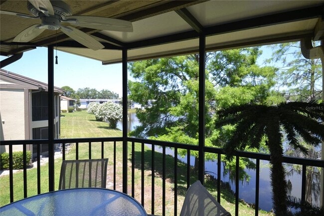 Building Photo - 284 Woodlake Wynde
