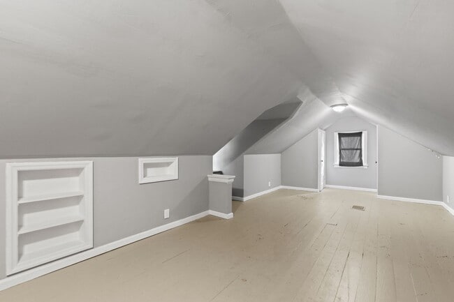 Building Photo - 10050 Diamond Dr