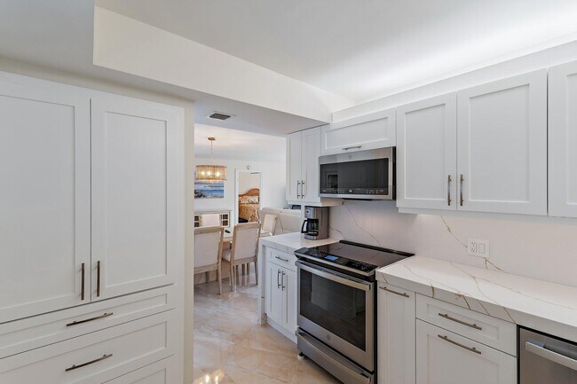 Building Photo - 400 Ocean Trail Way