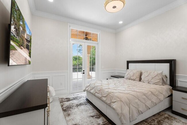Building Photo - 112 Tulip Tree Ct
