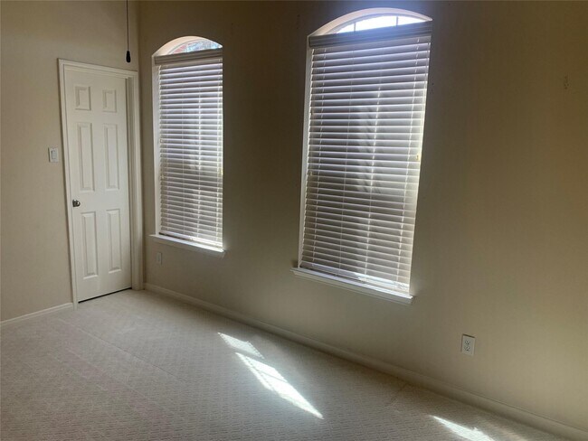 Building Photo - 2621 Tidenhaven Dr