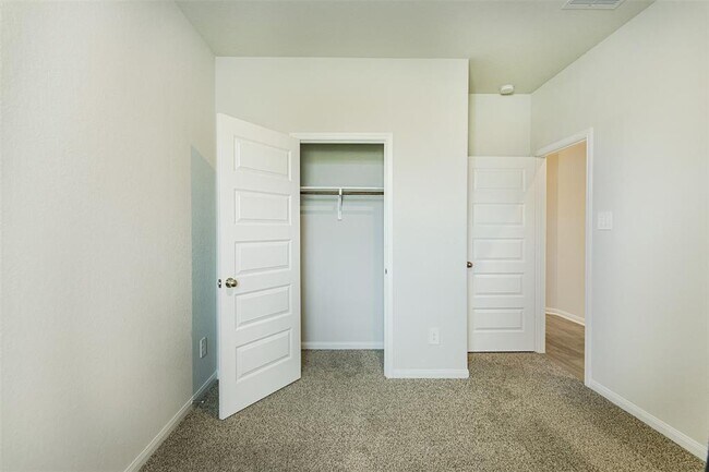 Building Photo - 14717 Pinion Ct