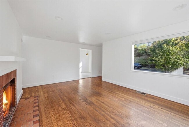 Building Photo - 4303 Baker Ave NW