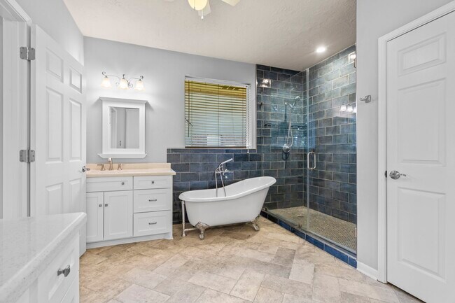 Building Photo - 8518 Malardcrest Dr