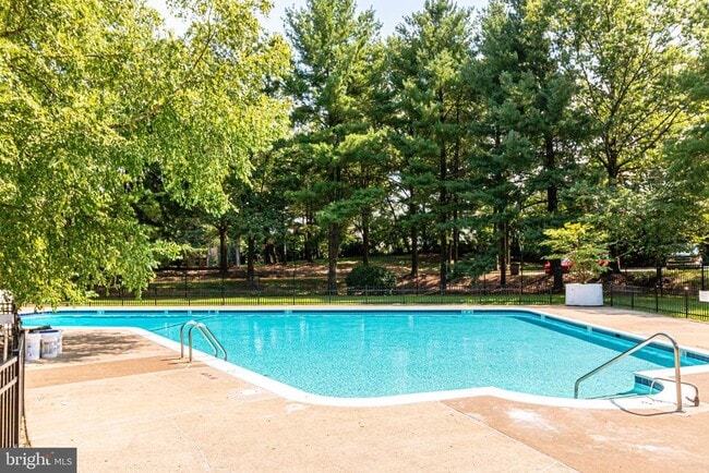 Building Photo - 3101 S Manchester St