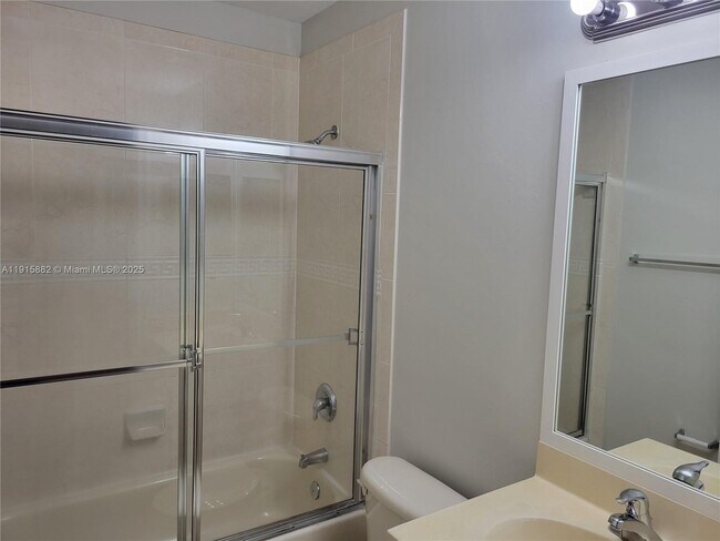 Building Photo - 2573 SW 82nd Ave