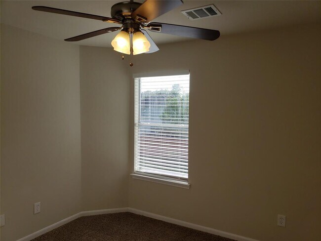 Building Photo - 12063 Mallard Stream Ct