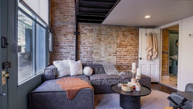 Building Photo - 20 Freedom Blvd 200 W