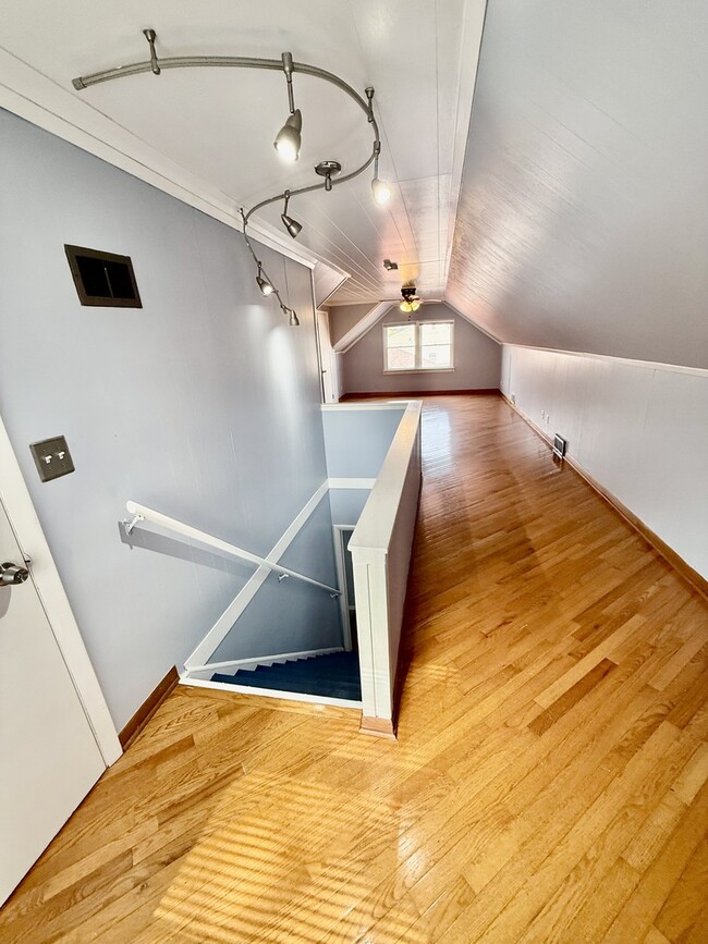 Building Photo - 723 Glendale Ave