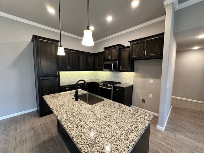 Building Photo - 4 Bed, 2 Bath Home for Rent in Edmond (Dee...