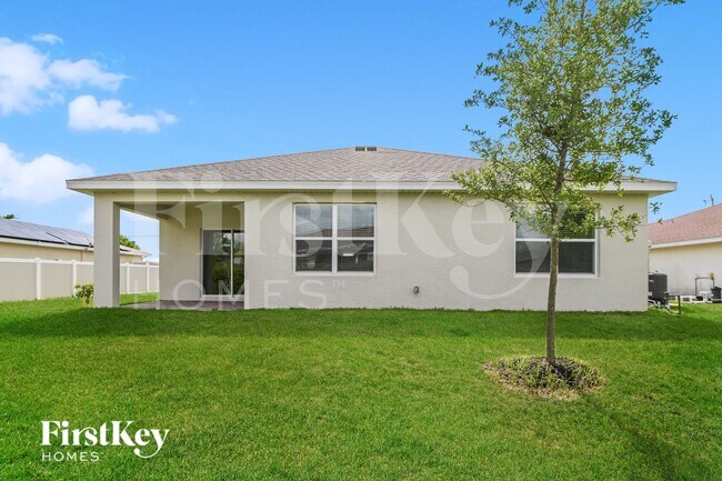 Building Photo - 2820 NW 21st Ave