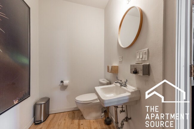 Building Photo - 3124 W Carroll Ave