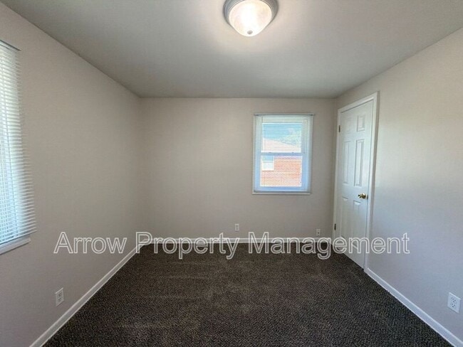 Building Photo - 5447 Benton St