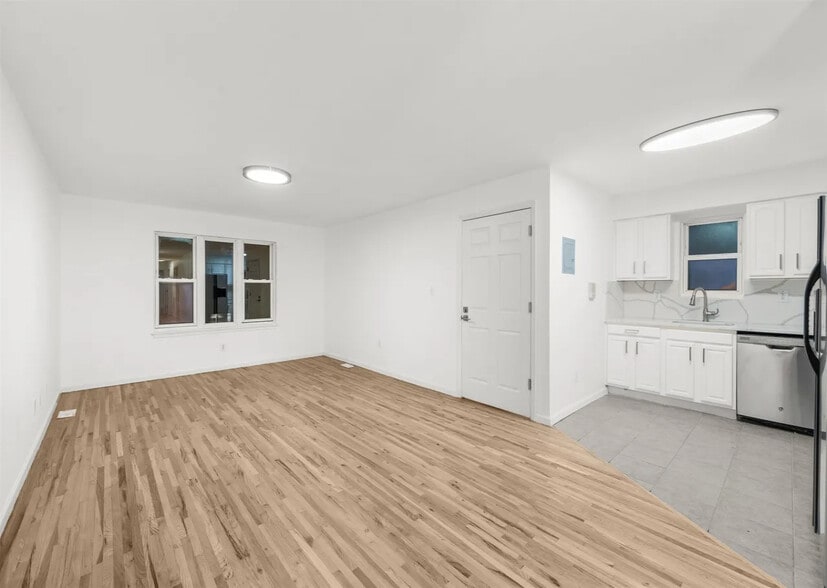 Building Photo - 71 Woodlawn Ave