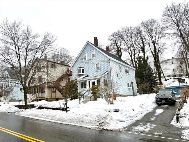 Building Photo - 74 Vernon St