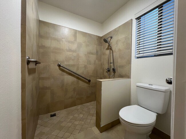 Building Photo - Gorgeous 3 bedrooms, 2 baths in highly desired North La Quinta