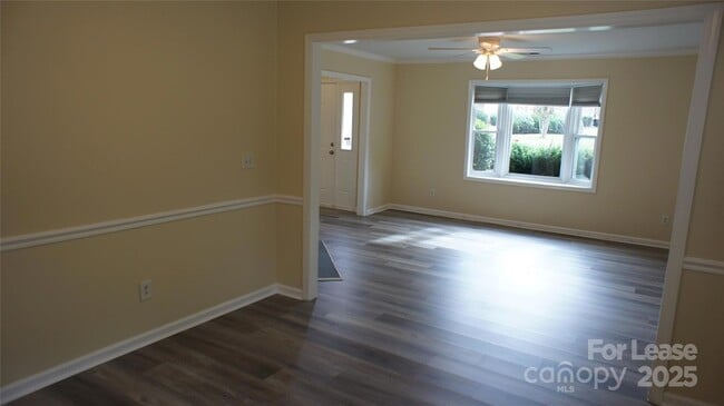 Building Photo - 8306 Summerglen Cir