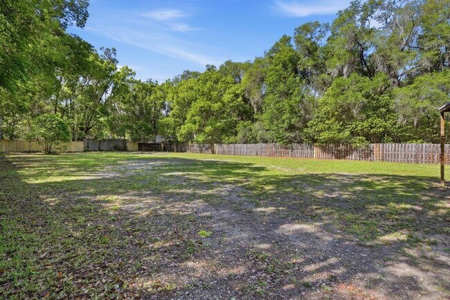 Building Photo - 550 E Minnesota Ave