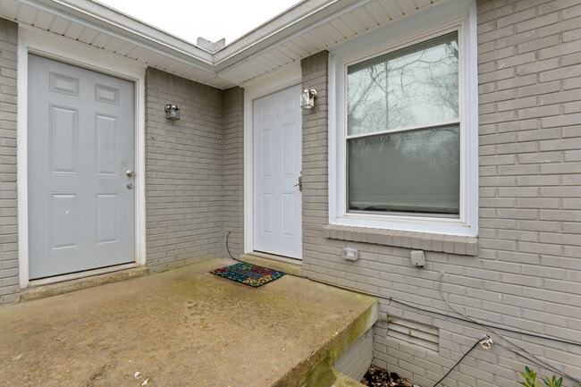 Building Photo - 6309 Thunderbird Dr