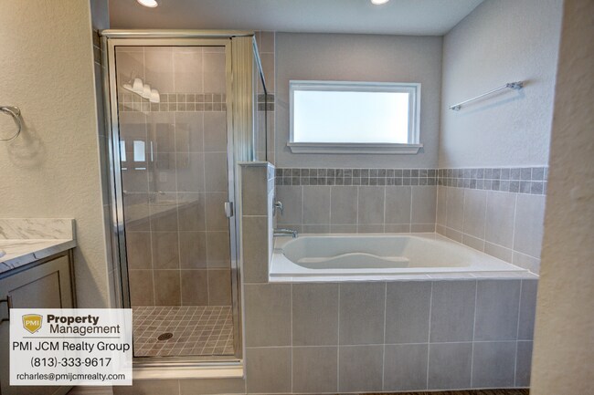 Building Photo - "Discover Your Dream Home: Spacious 4-Bedr...