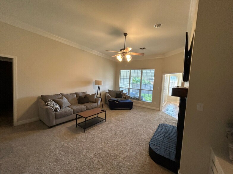 Building Photo - 208 Afton Pl
