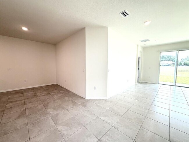 Building Photo - 4730 NW 39th St Rd