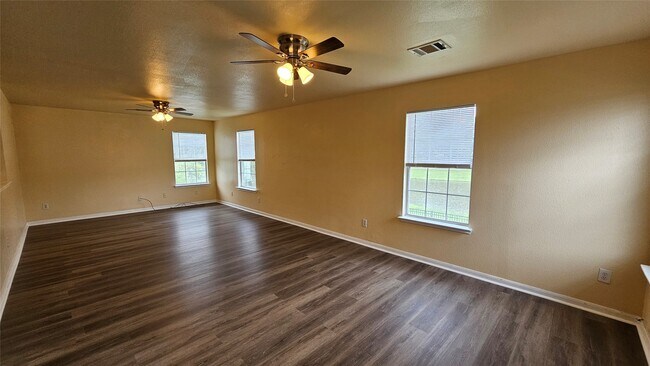 Building Photo - 22135 Greengate Dr