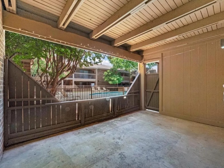 Building Photo - 5142 Amesbury Dr