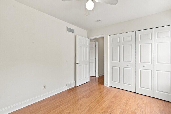 Building Photo - 2118 N Palmer St