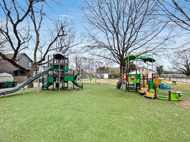 Building Photo - Charming 3-Bedroom Home – Spacious & Conve...