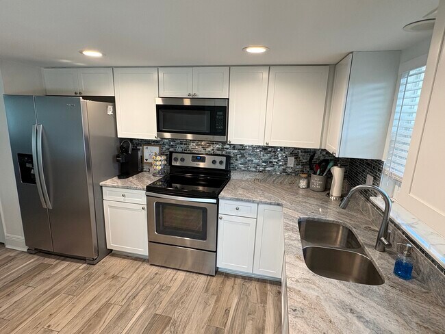 Building Photo - 6195 Pecan Rd