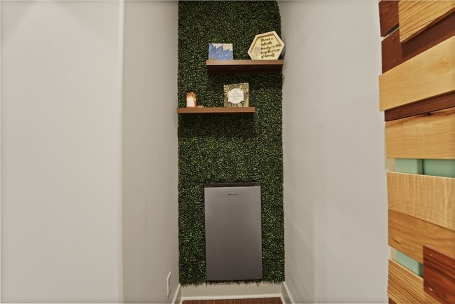 Building Photo - 334 Broad St