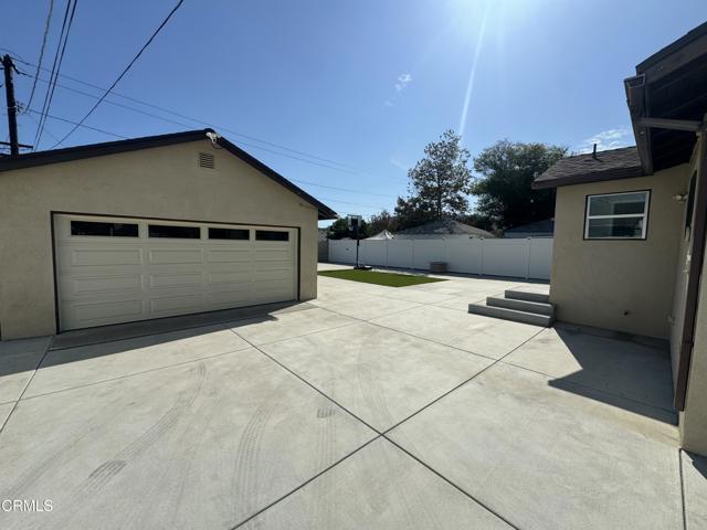 Building Photo - 1075 Chevron Ct