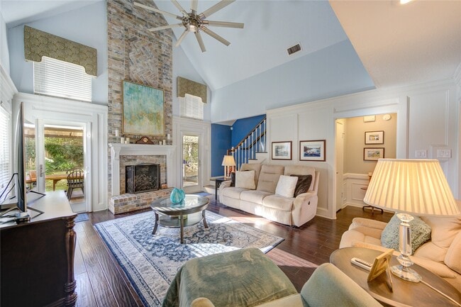 Building Photo - 22526 Cove Hollow Dr