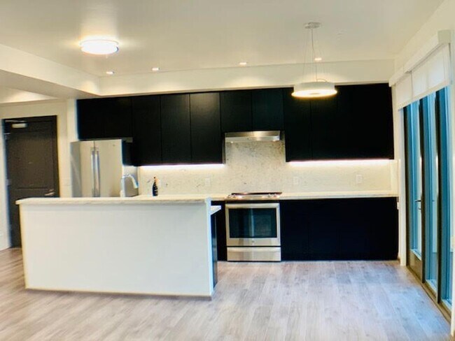 Building Photo - Live like you are always on vacation!- AMSI-