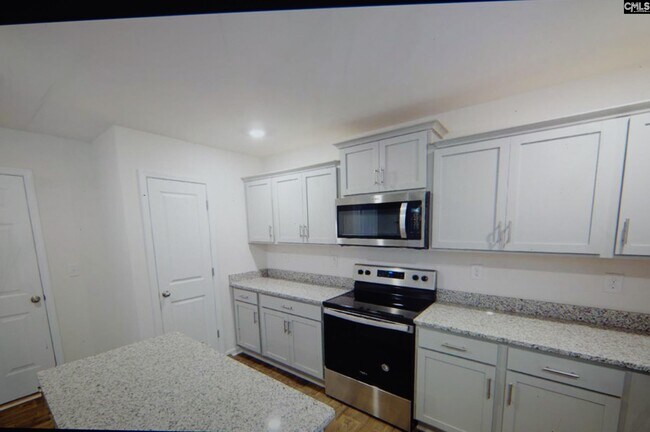 Building Photo - 457 Delahays Rd