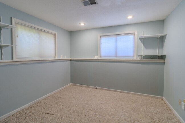 Building Photo - 154 Homestead Ln