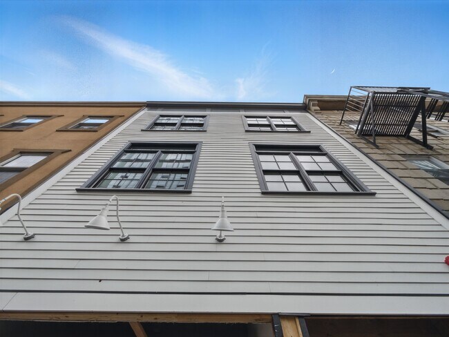 Building Photo - 633 Newark Ave