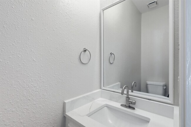 Building Photo - 5515 Strack Rd