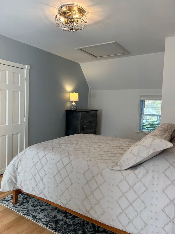 Building Photo - 9 Angle, A