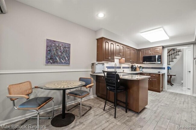 Building Photo - 1109 Ivyglen Cir