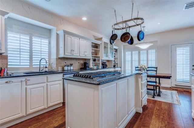 Building Photo - 9808 Capilano Dr