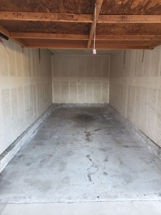 Building Photo - 4392 Green Ave